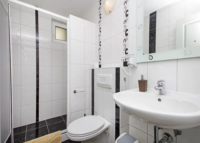 Matanovi Dvori Md Makarska